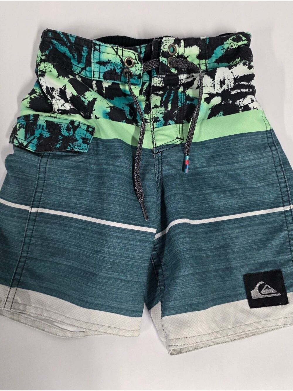 Quiksilver Boy's Board/Swim Shorts Teal, Green & Black, Size 3